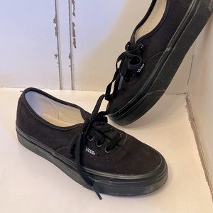 Black unisex Vans